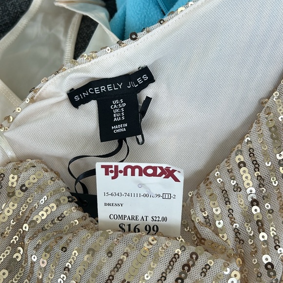 Sincerely Jules Off the Shoulder bodysuit Cream and gold sequin Small NEW - Picture 5 of 5